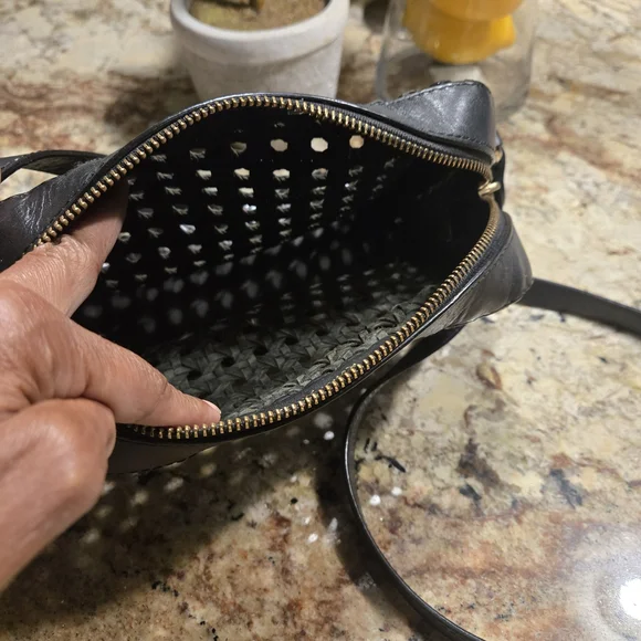 & Other Stories Brand Crossbody - Picture 5 of 7